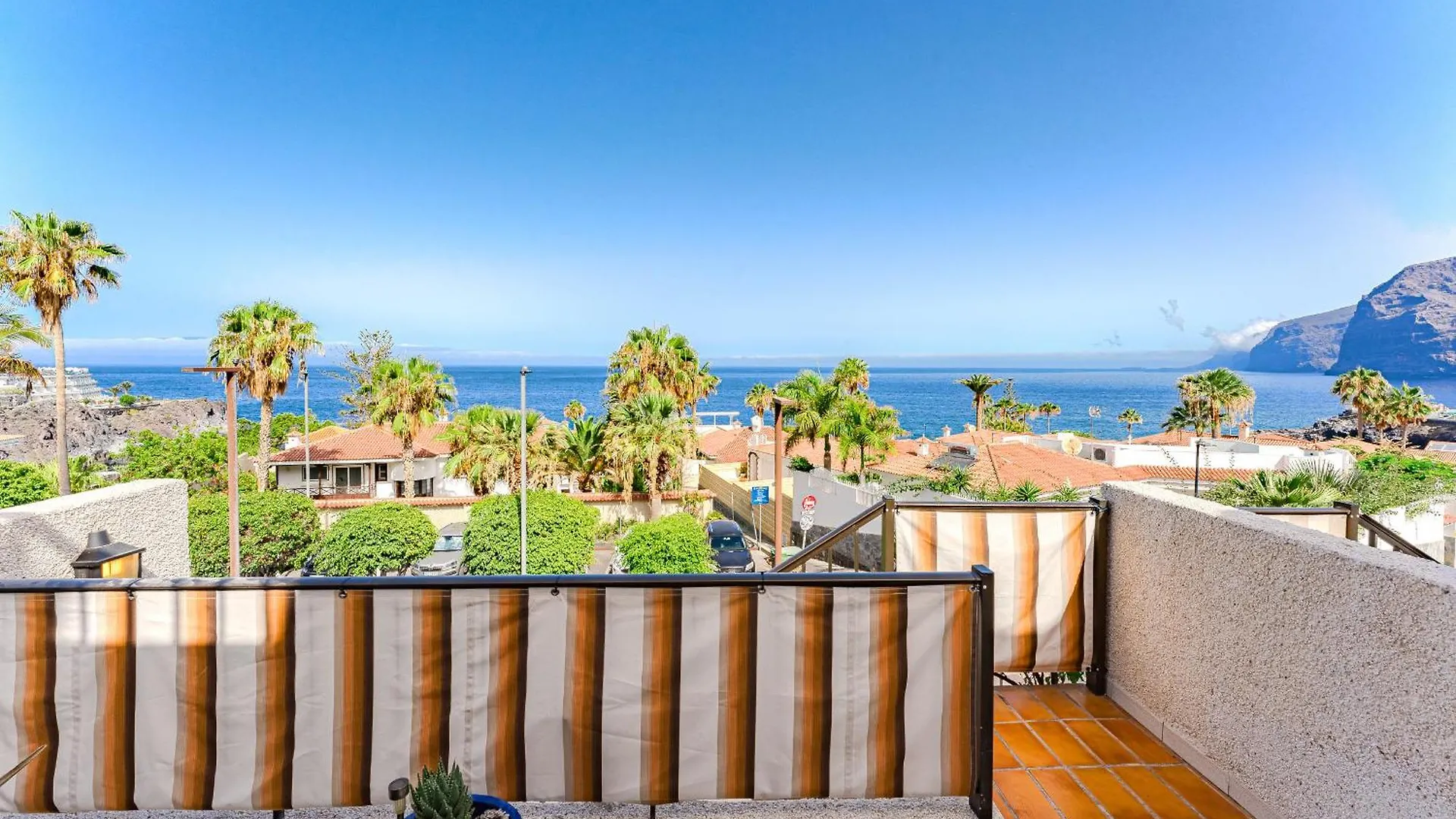 Sea View Apartment Deja Blue - Los Gigantes Puerto de Santiago