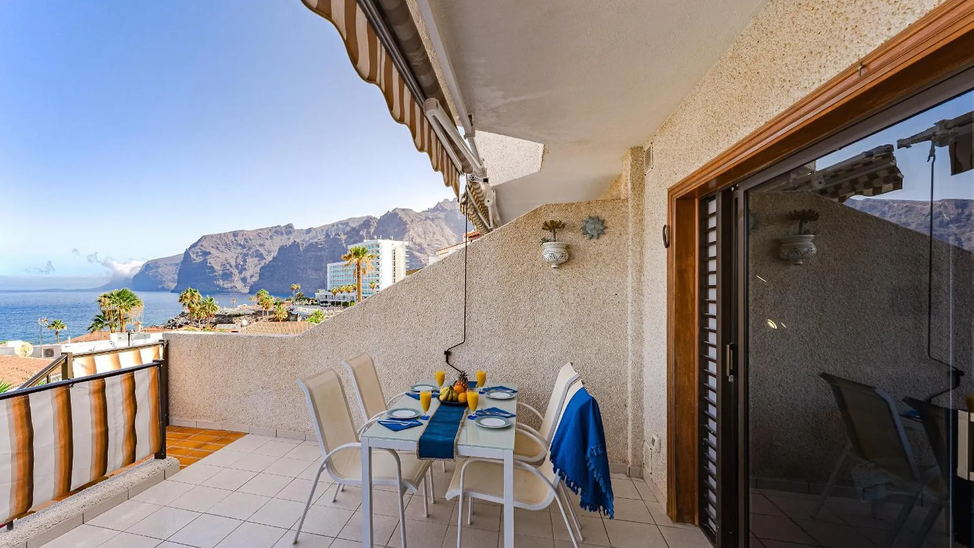 Sea View Apartment Deja Blue - Los Gigantes Puerto de Santiago  Spain